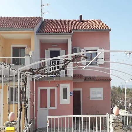 Apartmán Ibenik Near Gaj