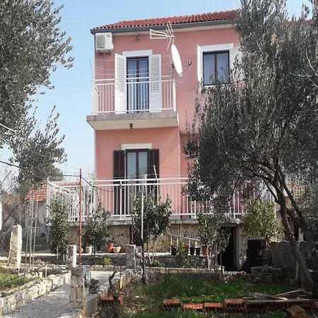 One-bedroom Near