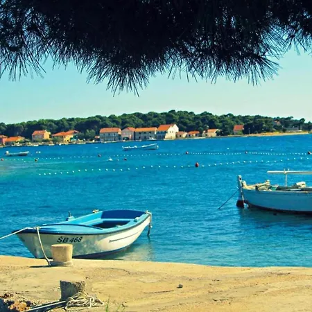 Ibenik Near Gaj Apartmán Razine