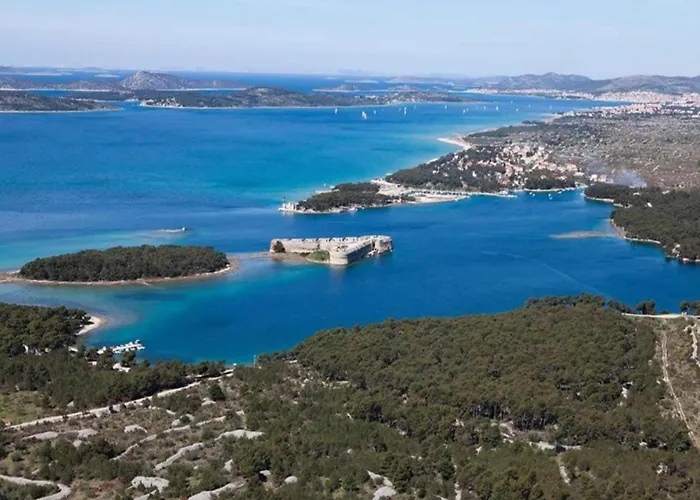 Ibenik Near Gaj Апартаменты Razine